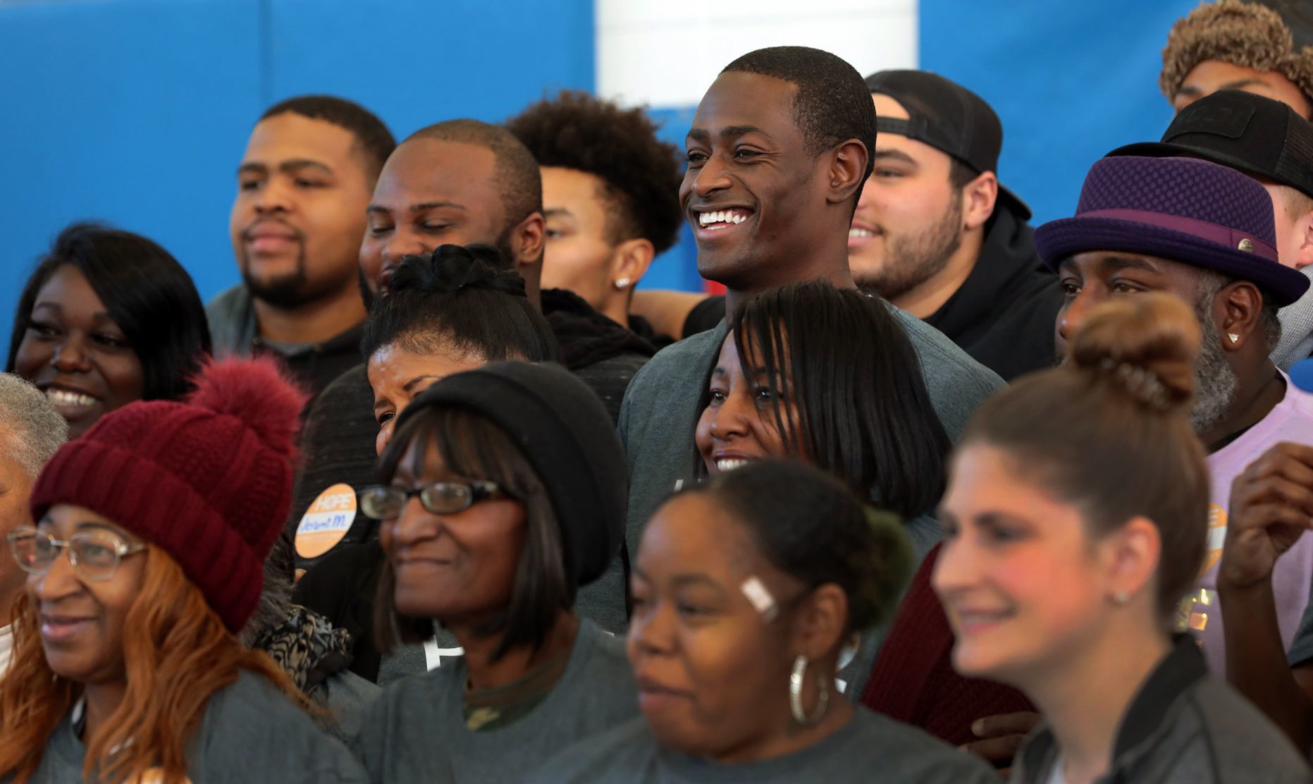 NFL's Desir gives back to St. Louis, one pair of shoes at a time